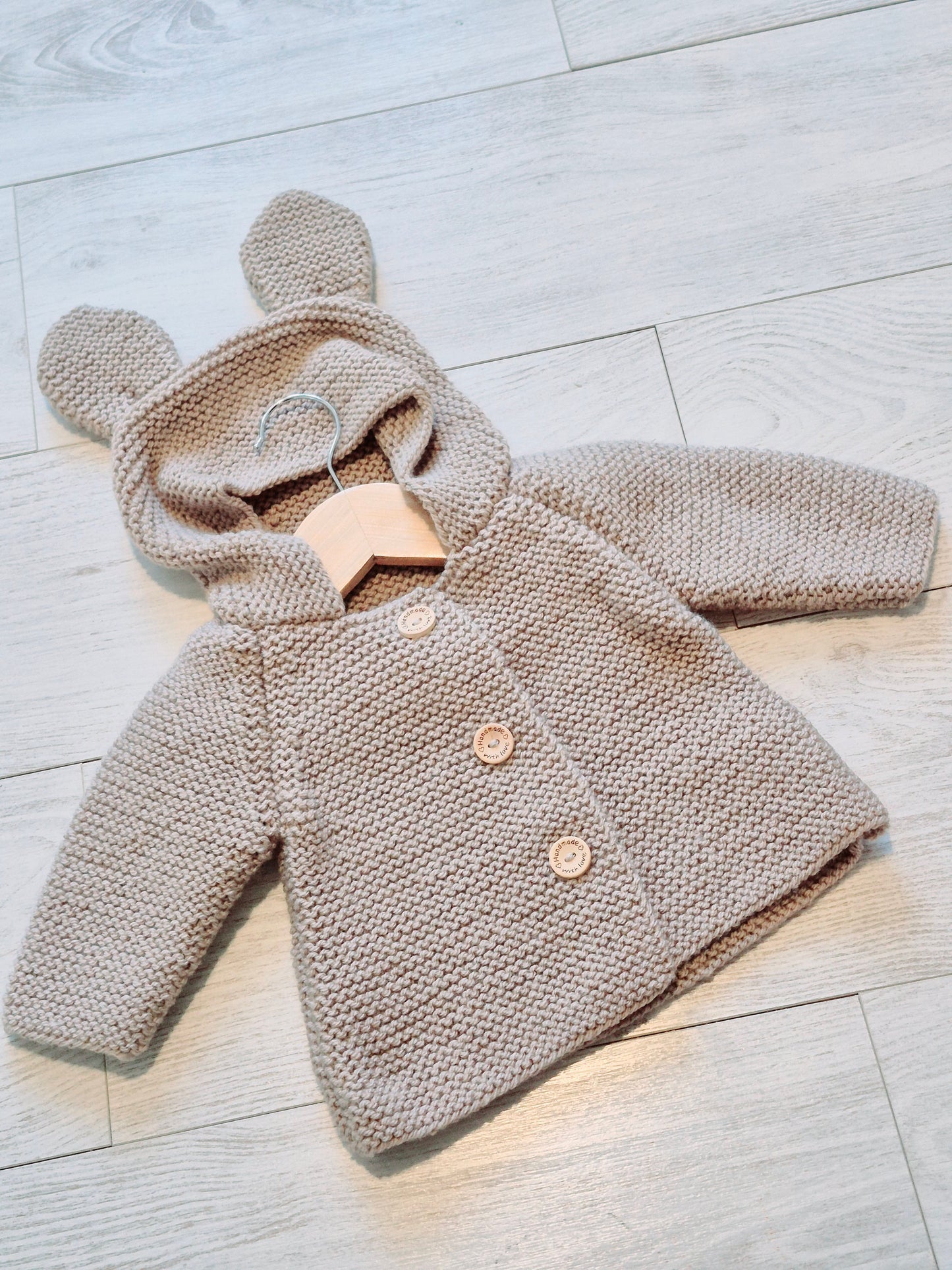 Gilet bébé en laine taupe