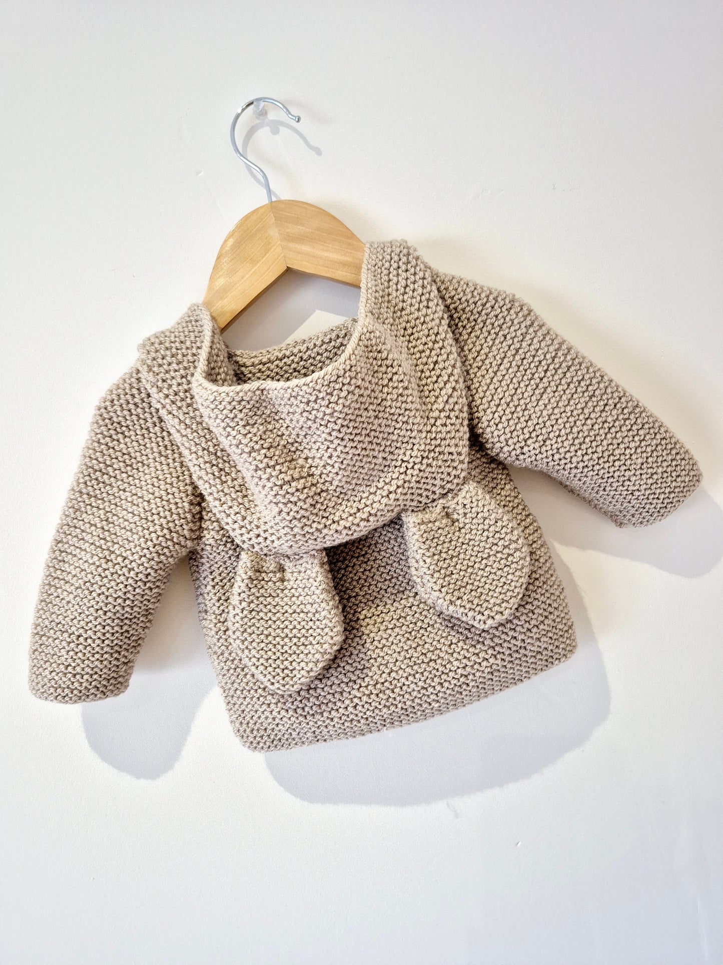 Gilet bébé en laine taupe