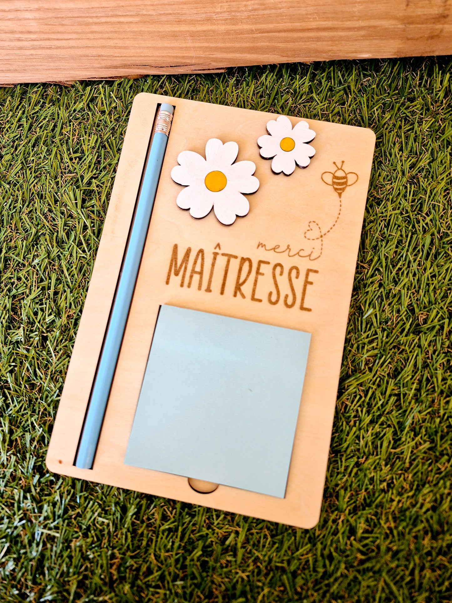 Maîtresse - bloc note et crayon