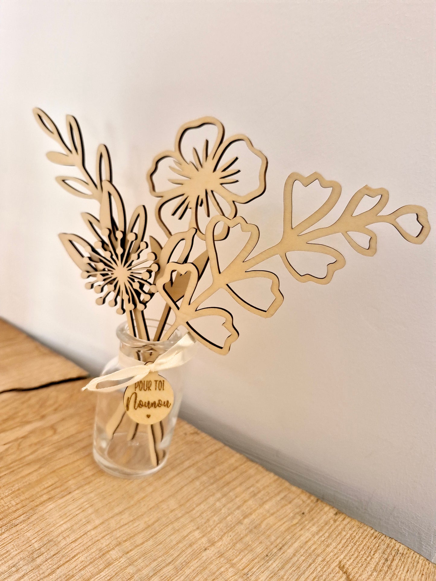 Maîtresse - Bouquet de fleurs et vase