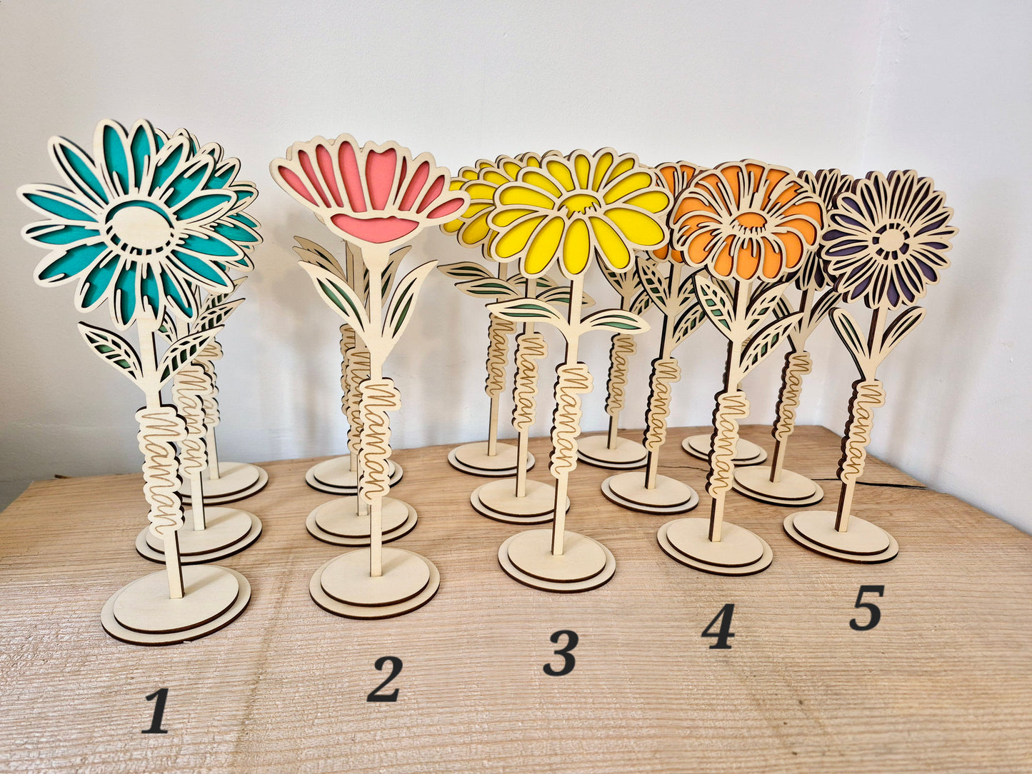 Maman - fleurs en bois coloré à poser