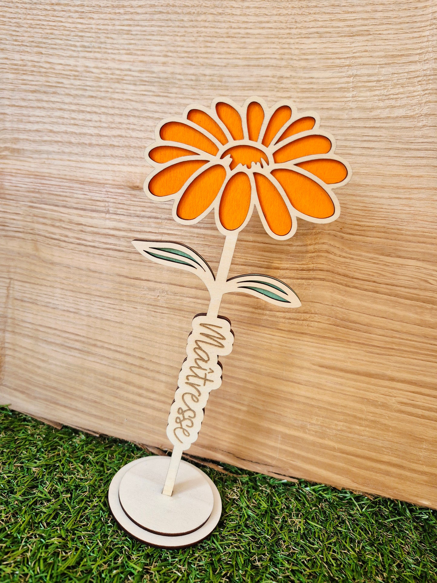 Maîtresse - fleur en bois coloré à poser