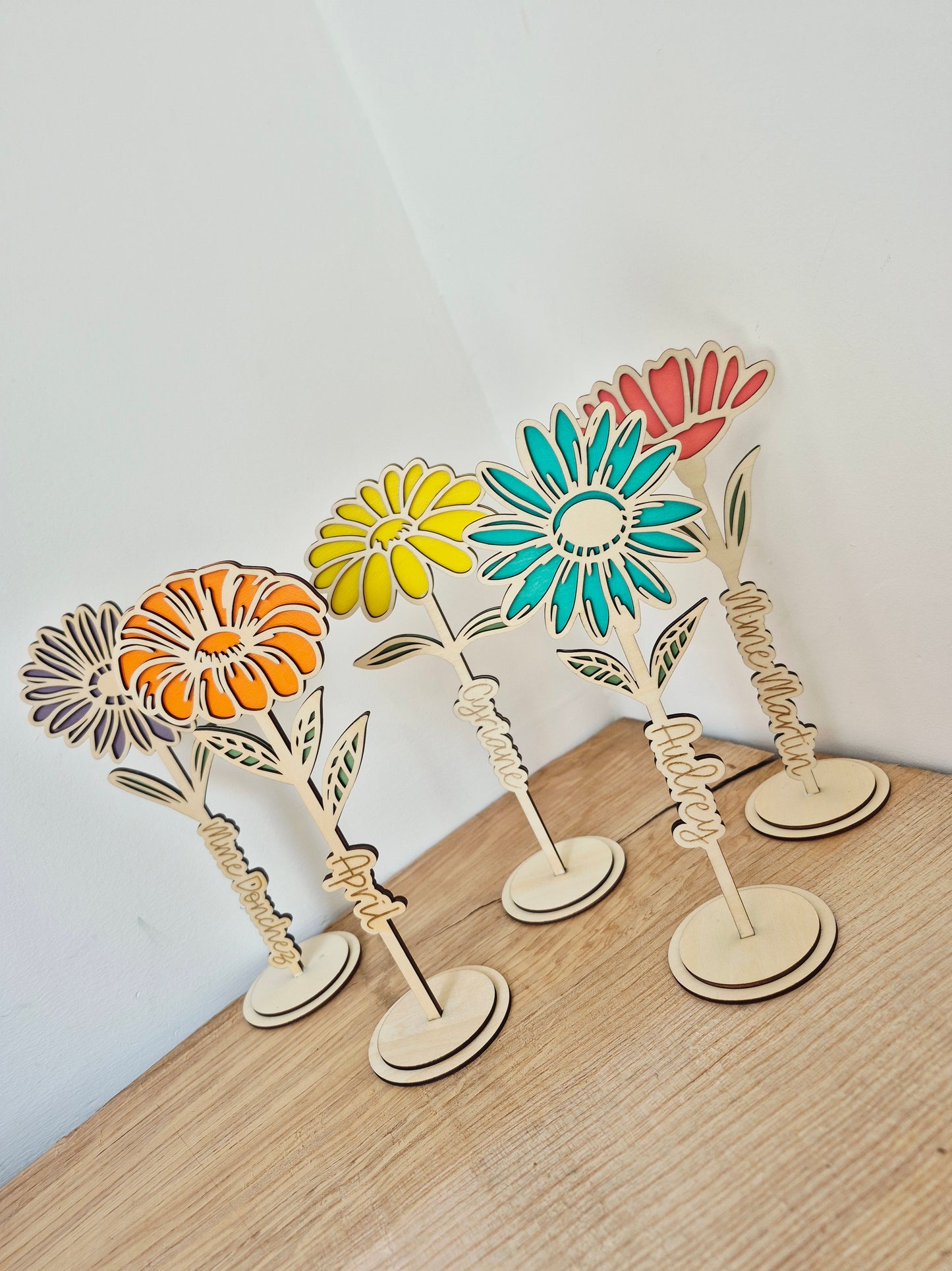 Maîtresse - fleur en bois coloré à poser