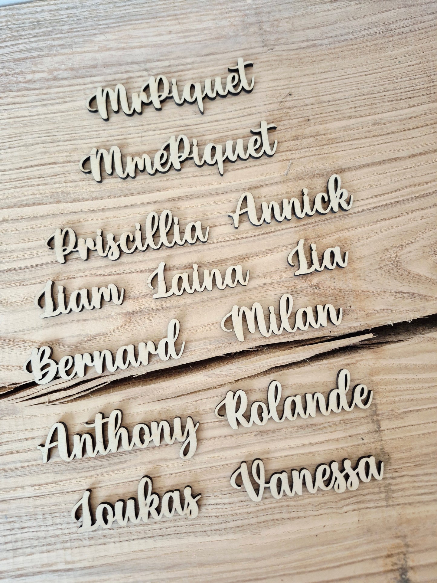 Marque place découpé