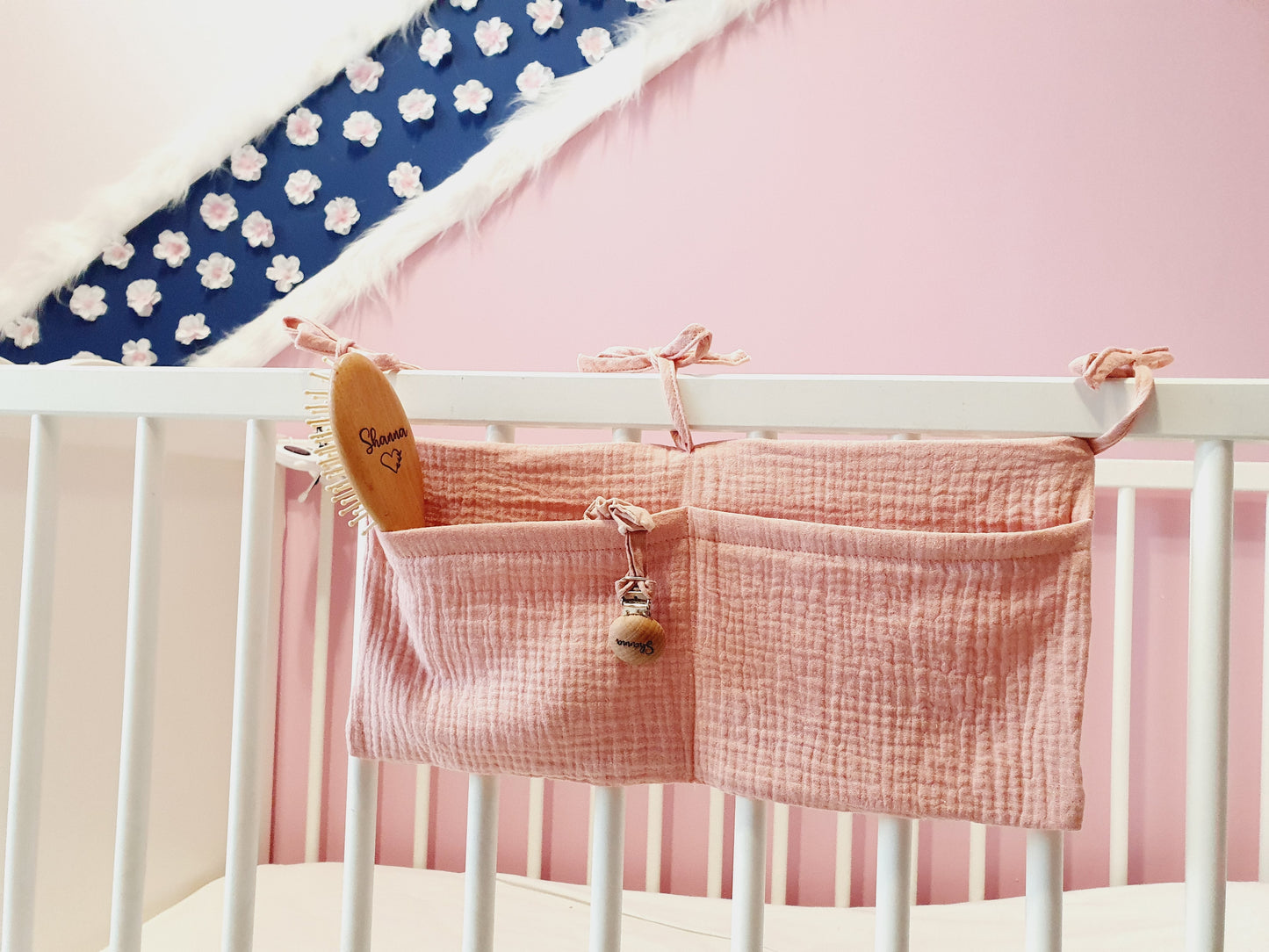 Poche de lit bébé vert amande personnalisée