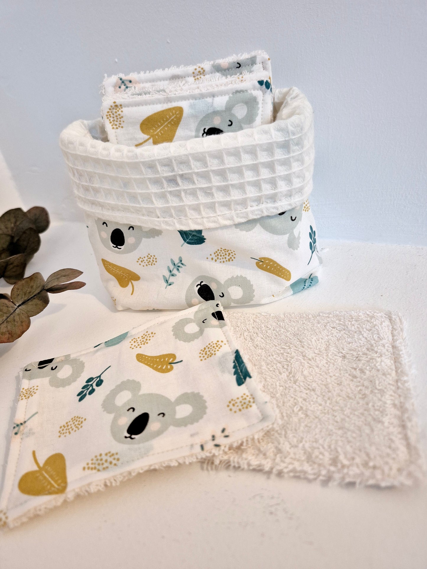 Panier et semainier de lingettes blanc