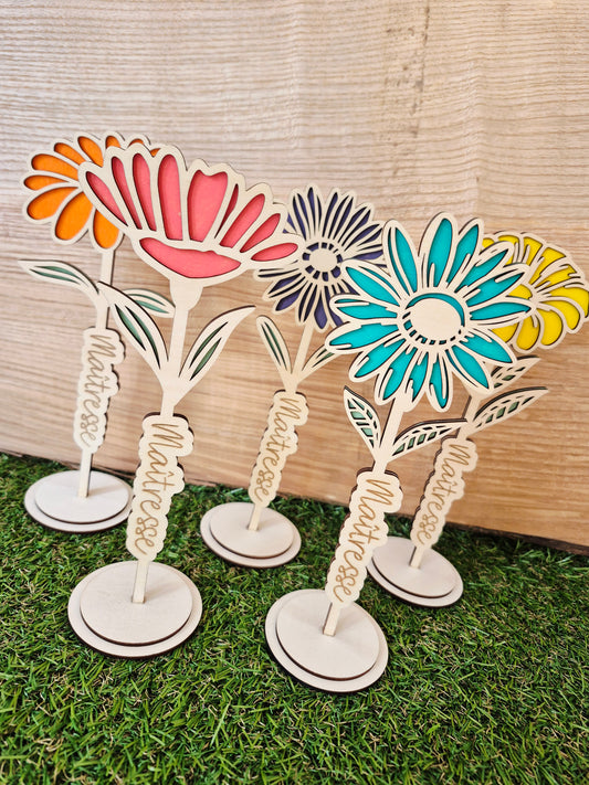 Maîtresse - fleur en bois coloré à poser