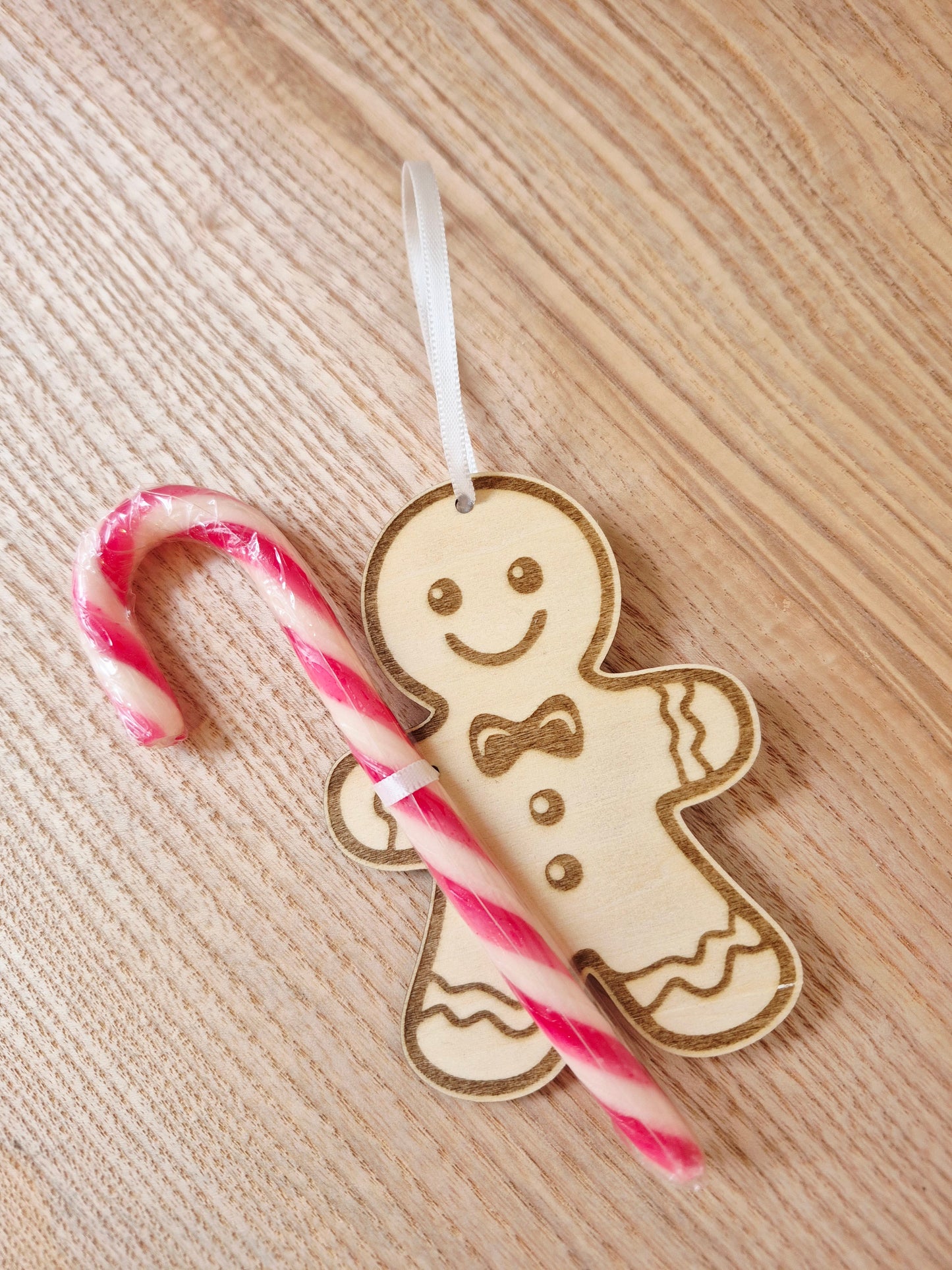 Ornement - Bonhomme pain d'épice et canne à sucre