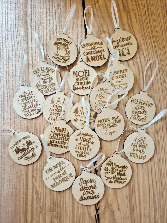 Décoration - Petite boule texte de Noël